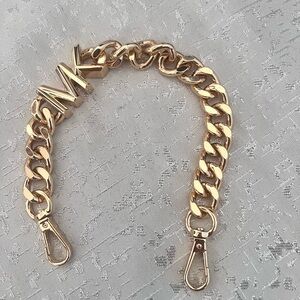 Michael Kor’s MK Charm Gold Handbag Chain can be used as Bracelet NWOT
